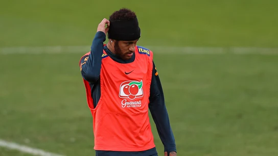 Neymar, durante un entrenamiento con Brasil Neymar, durante un entrenamiento con Brasil