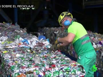 Desmontamos los bulos más extendidos sobre el reciclaje: ya no hay excusas para no ayudar al medio ambiente Desmontamos los bulos más extendidos sobre el reciclaje: ya no hay excusas para no ayudar al medio ambiente
