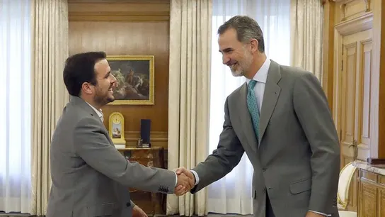 Garzón saluda al rey en Zarzuela Garzón saluda al rey en Zarzuela