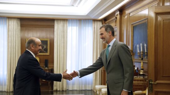 Maz&oacute;n se re&uacute;ne con Felipe VI
