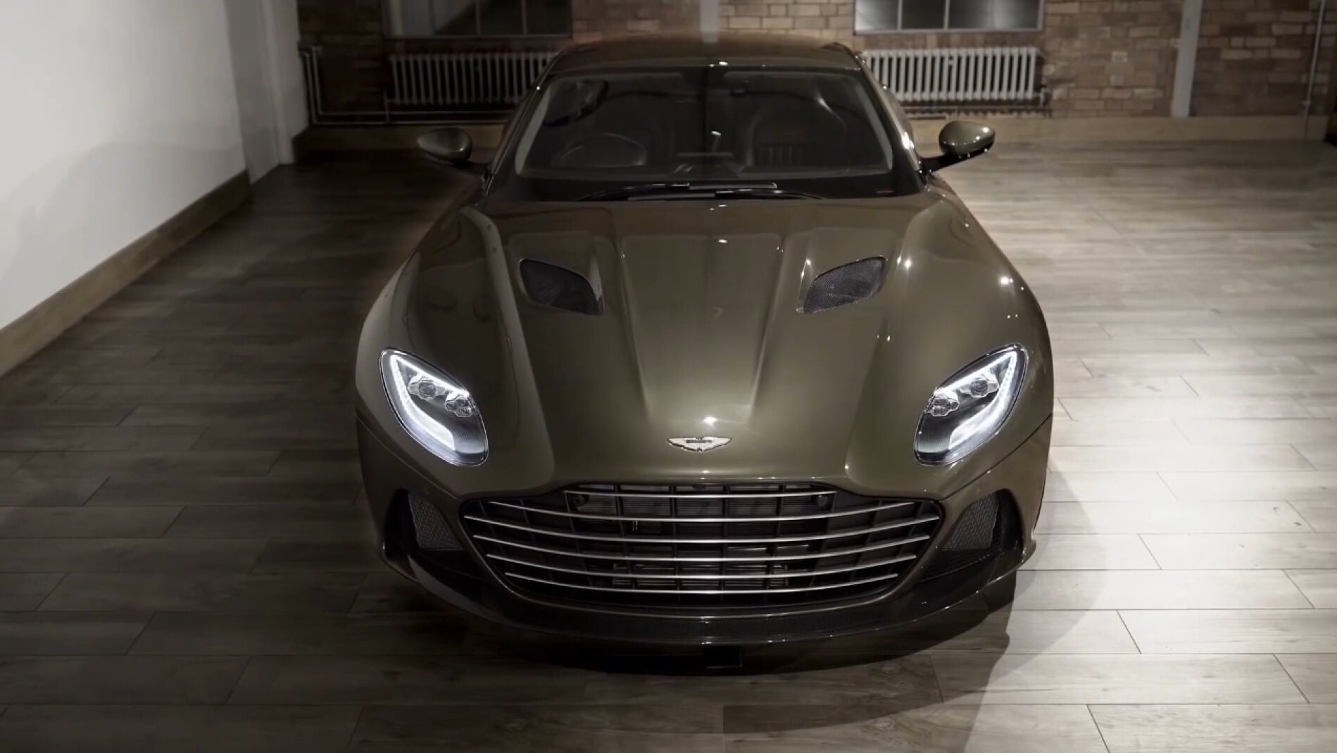 Aston Mart&iacute;n DBS Syperleggera 