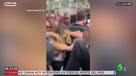 Miley Cyrus, acosada por un fan en Barcelona Miley Cyrus, acosada por un fan en Barcelona