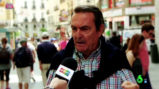 El enfado de un hombre al hablar de la limpieza en Madrid: "Esto est&aacute; muy marrano, huele a meado"