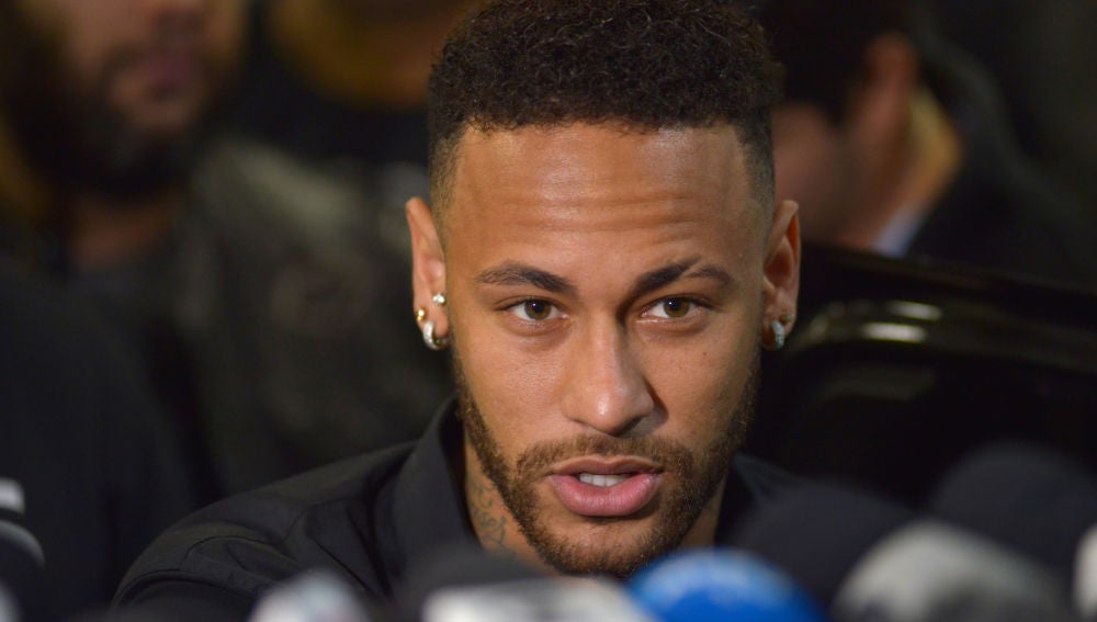 Neymar declara ante los medios de comunicación