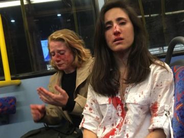 Las dos jóvenes agredidas en un autobús de Londres Las dos jóvenes agredidas en un autobús de Londres