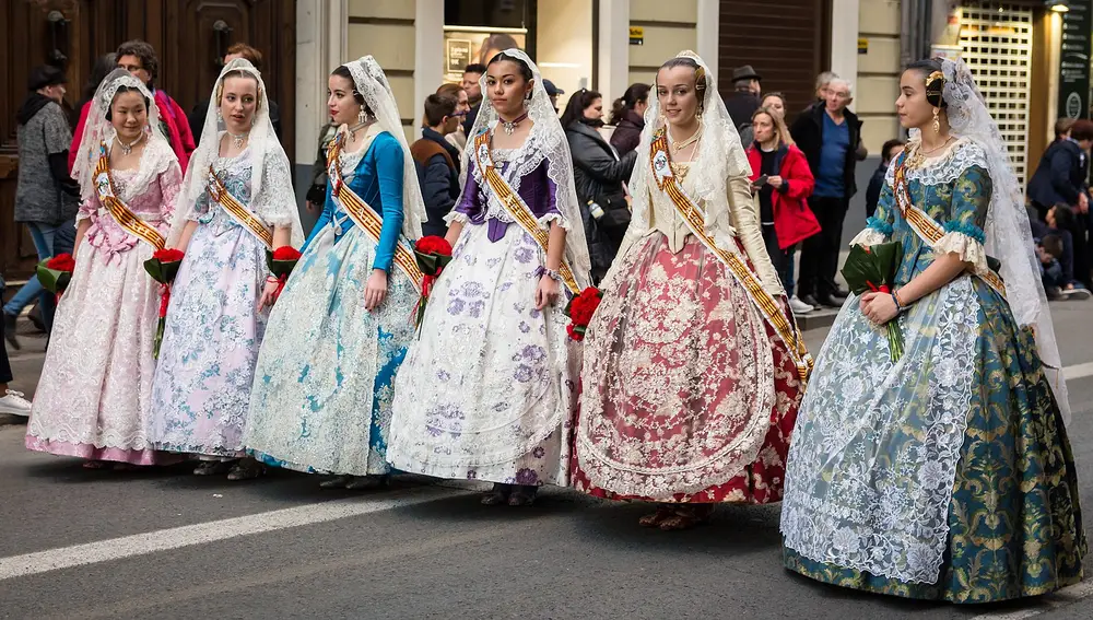 Los trajes típicos de España Comunidades Autónomas