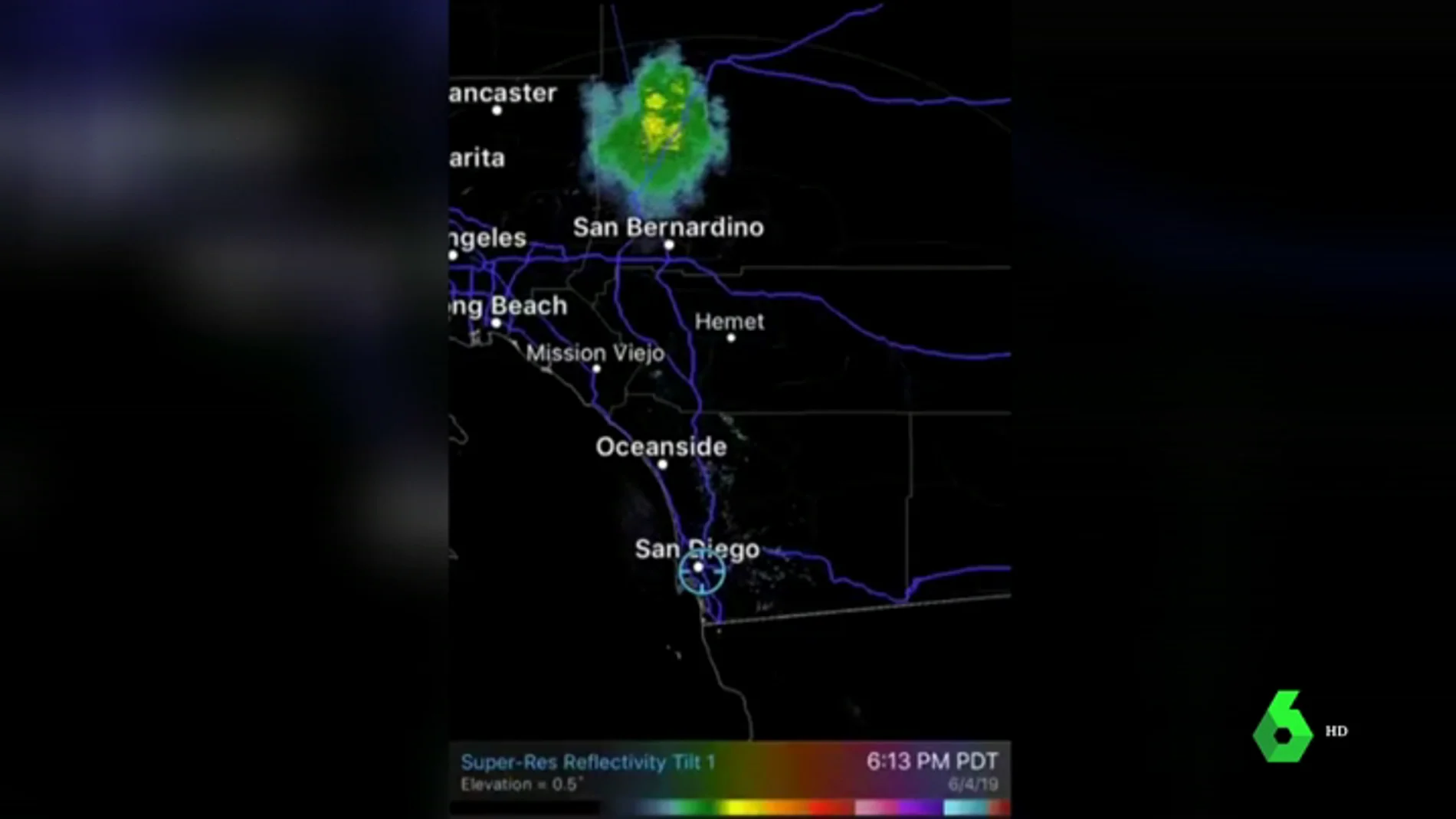 Nube de mariquitas migrando a través de California