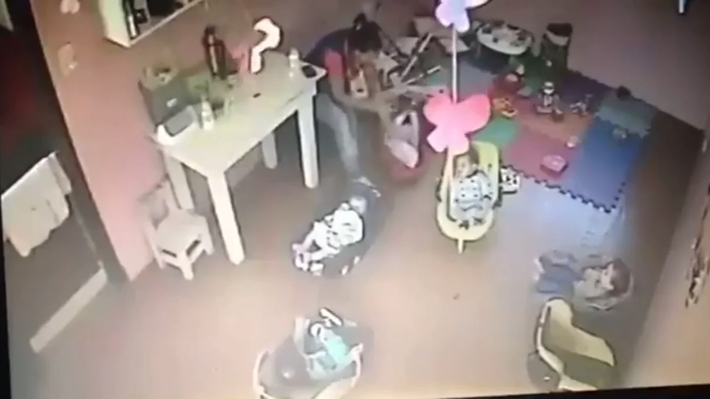 Indigación en Argentina tras un supuesto caso de maltrato a un bebé en una guardería Indigación en Argentina tras un supuesto caso de maltrato a un bebé en una guardería