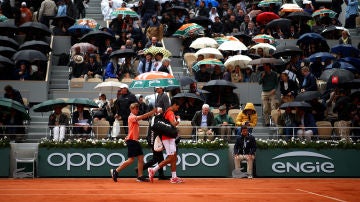 Djokovic se retira de la pista de Roland Garros