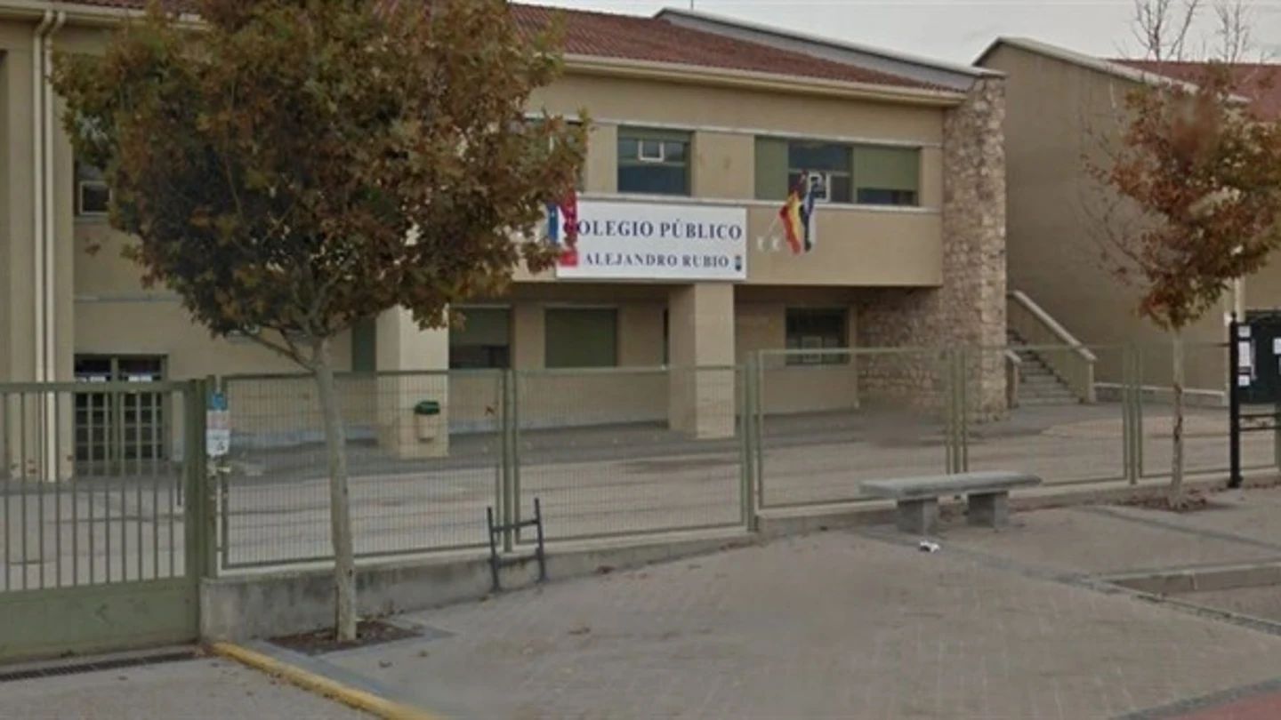Imagen de la fachada del CEIP Alejandro Rubio de Guadalix Imagen de la fachada del CEIP Alejandro Rubio de Guadalix