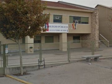 Imagen de la fachada del CEIP Alejandro Rubio de Guadalix Imagen de la fachada del CEIP Alejandro Rubio de Guadalix