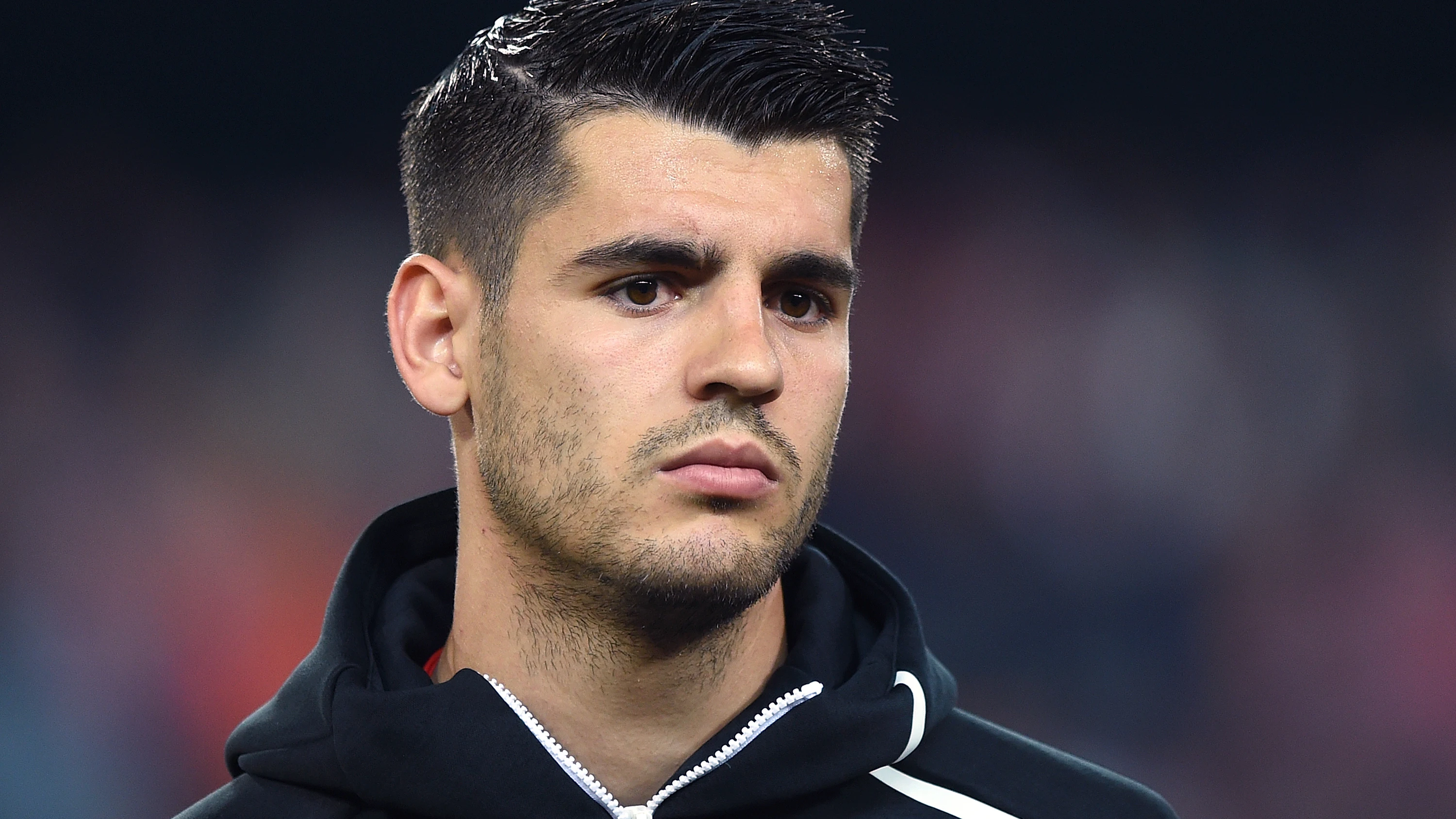 Álvaro Morata, antes de comenzar un partido de fútbol