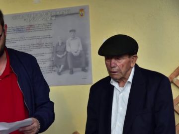 Imagen del anciano que ha donado los ahorros de toda su vida para construir la guardería de su pueblo en Cáceres Imagen del anciano que ha donado los ahorros de toda su vida para construir la guardería de su pueblo en Cáceres