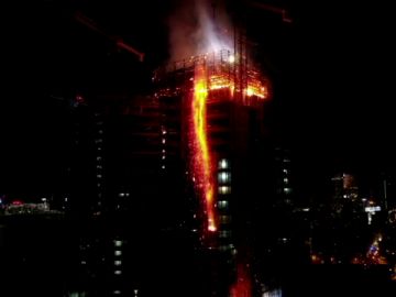 Incendio en un rascacielos de Varsovia Incendio en un rascacielos de Varsovia