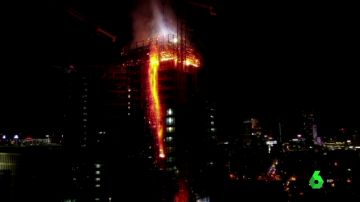 Incendio en un rascacielos de Varsovia