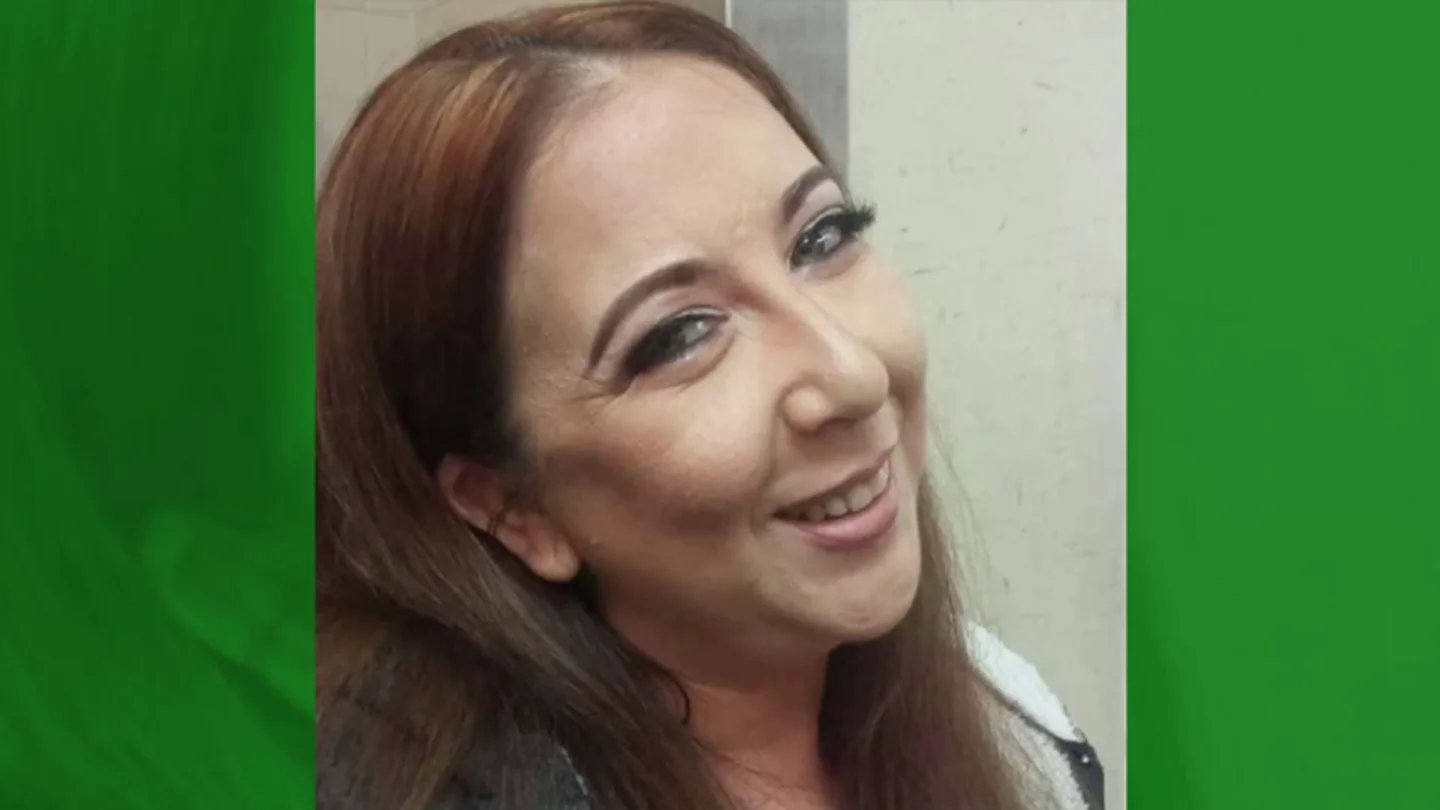 Abren el cráneo a una mujer para extirparle un tumor cancerígeno y encuentran una tenia Abren el cráneo a una mujer para extirparle un tumor cancerígeno y encuentran una tenia