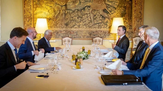 Imagen de la reunión informal que mantuvo Sánchez Sánchez en Bruselas para avanzar en el reparto de cargos de la UE Imagen de la reunión informal que mantuvo Sánchez Sánchez en Bruselas para avanzar en el reparto de cargos de la UE