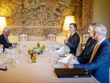 Imagen de la reunión informal que mantuvo Sánchez Sánchez en Bruselas para avanzar en el reparto de cargos de la UE Imagen de la reunión informal que mantuvo Sánchez Sánchez en Bruselas para avanzar en el reparto de cargos de la UE