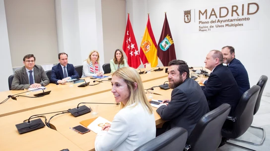 La Alcaldía de Madrid ha sido motivo de desencuentro entre el PP y Ciudadanos, que no se han puesto de acuerdo sobre quién ostentará el bastón de mando. La Alcaldía de Madrid ha sido motivo de desencuentro entre el PP y Ciudadanos, que no se han puesto de acuerdo sobre quién ostentará el bastón de mando.