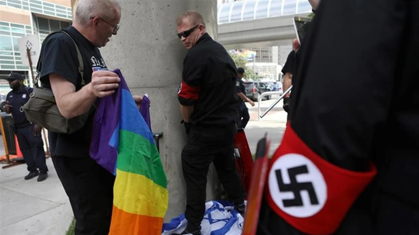 Un grupo de neonazis en el Orgullo de Detroit Un grupo de neonazis en el Orgullo de Detroit