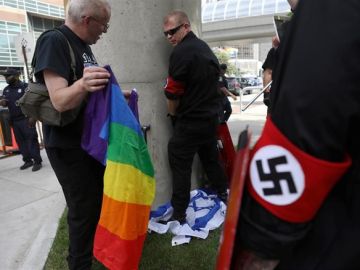 Un grupo de neonazis en el Orgullo de Detroit Un grupo de neonazis en el Orgullo de Detroit