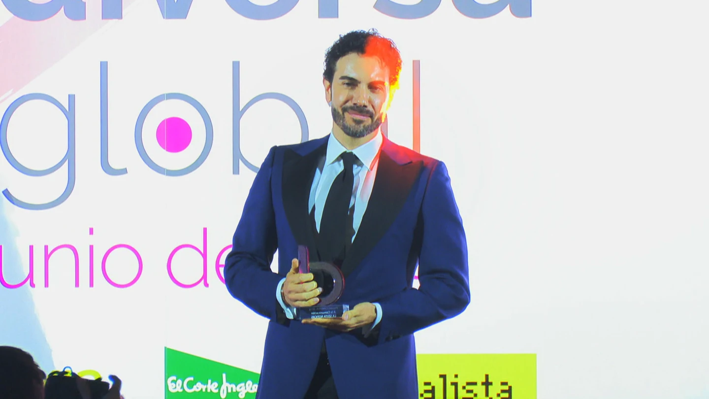 Alberto Herrera recoge el premio 'Diversia de Comunicación 2019' Alberto Herrera recoge el premio 'Diversia de Comunicación 2019'