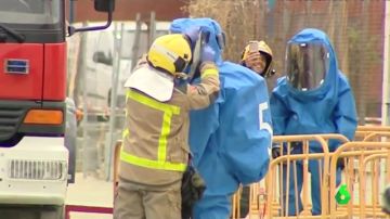 Activan el plan de emergencia química en Molins, Barcelona, por un incendio en una planta potabilizadora 