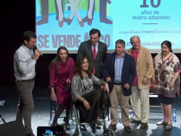 El teatro inclusivo celebra su décimo cumpleaños con el estreno de la obra 'Se vende ático' El teatro inclusivo celebra su décimo cumpleaños con el estreno de la obra 'Se vende ático'