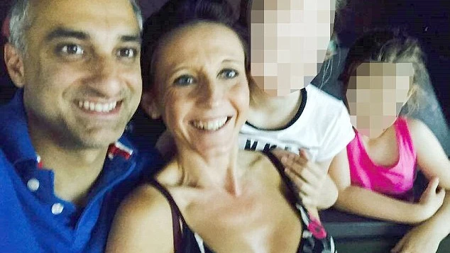 Babur Karamat Raja, Natalie Queiroz y las dos hijas de esta, en una foto familiar antes del suceso.