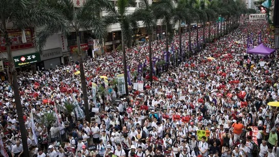 Disturbios en Hong Kong tras la masiva protesta contra la nueva ley de extradiciones a China Disturbios en Hong Kong tras la masiva protesta contra la nueva ley de extradiciones a China