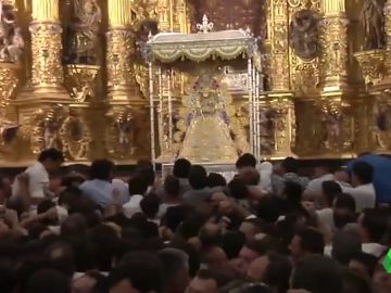 Tensión en el salto de la reja en El Rocío: Tensión en el salto de la reja en El Rocío: