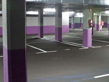 Imagen de archivo de un parking Imagen de archivo de un parking