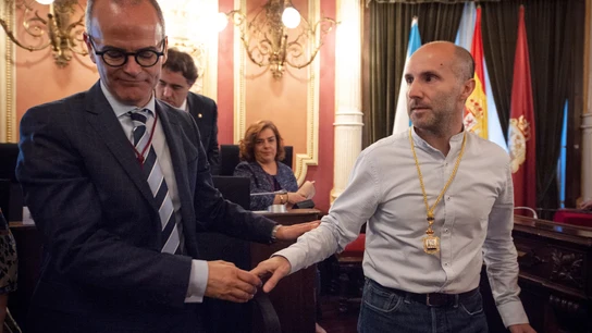 El independiente Jácome consigue con el apoyo del PP la alcaldía de Ourense El independiente Jácome consigue con el apoyo del PP la alcaldía de Ourense
