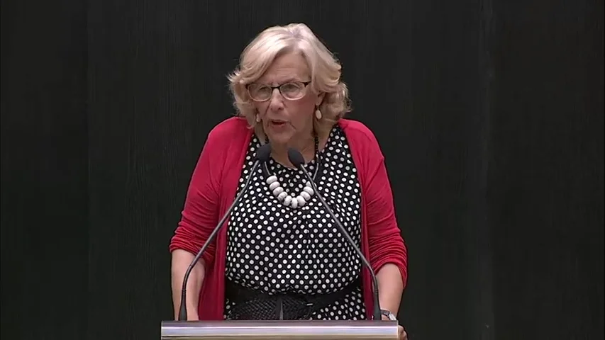 El emotivo último discurso de Carmena: "El feminismo es la mayor revolución del mundo sin una gota de violencia"