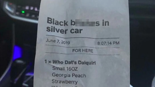 Un brutal mensaje racista en el ticket de un restaurante sorprende a una mujer afroamericana: "No lo soportaré" Un brutal mensaje racista en el ticket de un restaurante sorprende a una mujer afroamericana: "No lo soportaré"