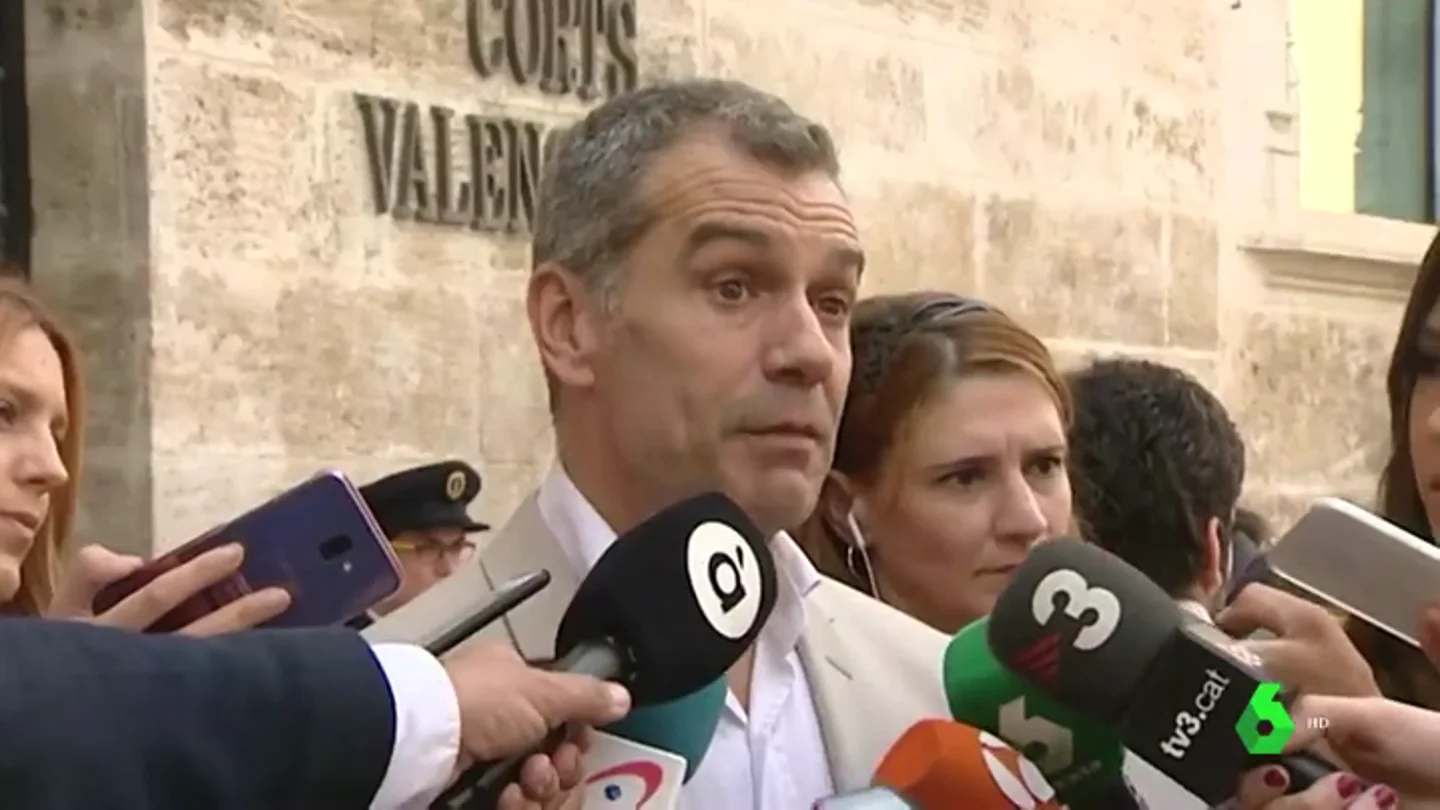 Toni Cantó ante los medios Toni Cantó ante los medios