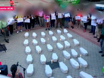 Las mujeres denuncian el acoso que sufren en las clínicas de aborto por parte de grupos 'provida': "Me agarraron del brazo y me dijeron 'no lo hagas'" Las mujeres denuncian el acoso que sufren en las clínicas de aborto por parte de grupos 'provida': "Me agarraron del brazo y me dijeron 'no lo hagas'"
