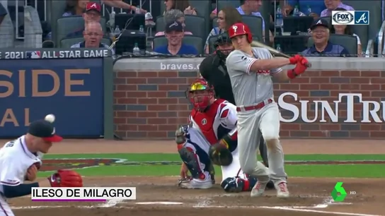 ¡Es increíble que saliera ileso! Ojo al bolazo que se llevó este pitcher en un partido de beisbol ¡Es increíble que saliera ileso! Ojo al bolazo que se llevó este pitcher en un partido de beisbol