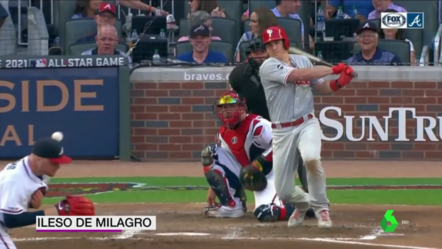 ¡Es increíble que saliera ileso! Ojo al bolazo que se llevó este pitcher en un partido de beisbol ¡Es increíble que saliera ileso! Ojo al bolazo que se llevó este pitcher en un partido de beisbol