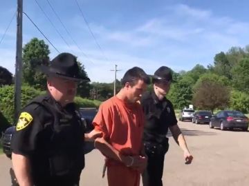 Un hombre viola y asesina a su bebé de ocho meses y tira el cuerpo a un estanque Un hombre viola y asesina a su bebé de ocho meses y tira el cuerpo a un estanque
