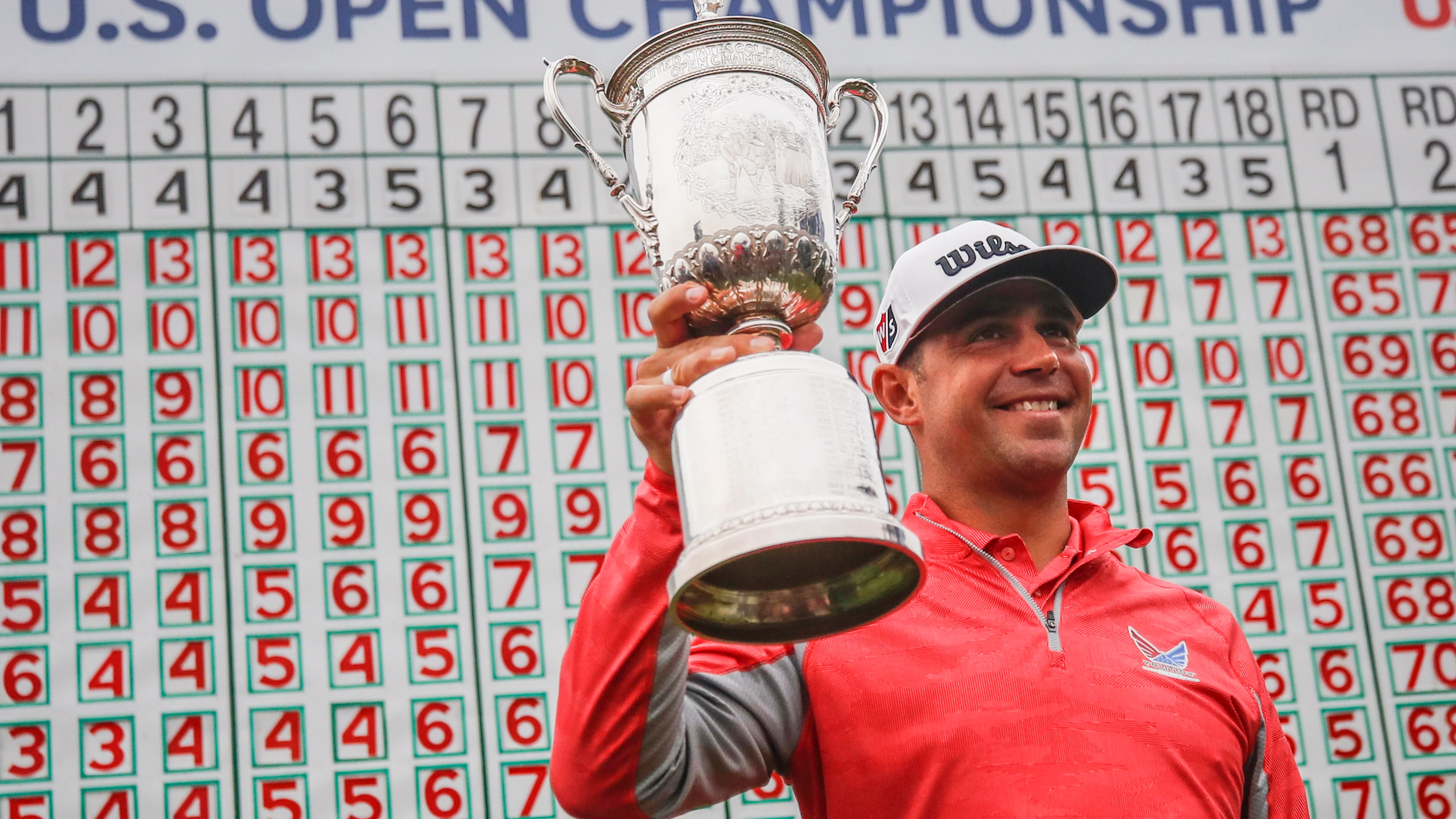 Gary Woodland alza el trofeo del US Open