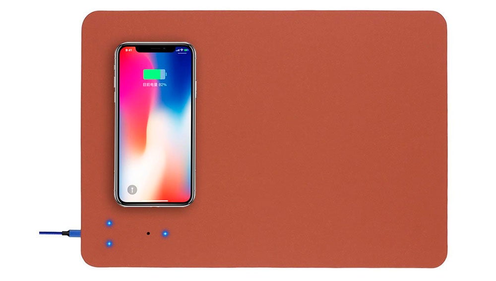 Con esta alfombrilla puedes cargar tu iPhone sin cables