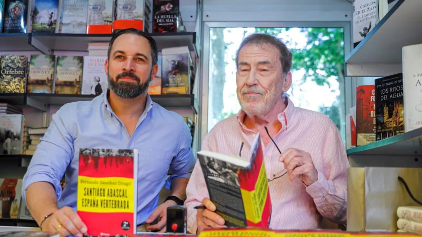 El presidente de Vox, Santiago Abascal, junto a Fernando Sánchez Drago El presidente de Vox, Santiago Abascal, junto a Fernando Sánchez Drago