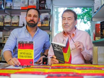 El presidente de Vox, Santiago Abascal, junto a Fernando Sánchez Drago El presidente de Vox, Santiago Abascal, junto a Fernando Sánchez Drago