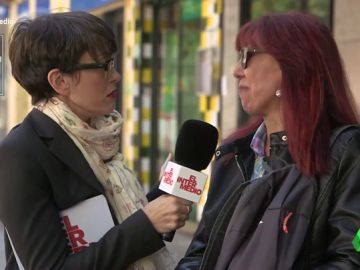 Así viven el verano en un barrio rico y un barrio obrero: "Voy a la piscina pública que me sale gratis por ser parada" Así viven el verano en un barrio rico y un barrio obrero: "Voy a la piscina pública que me sale gratis por ser parada"