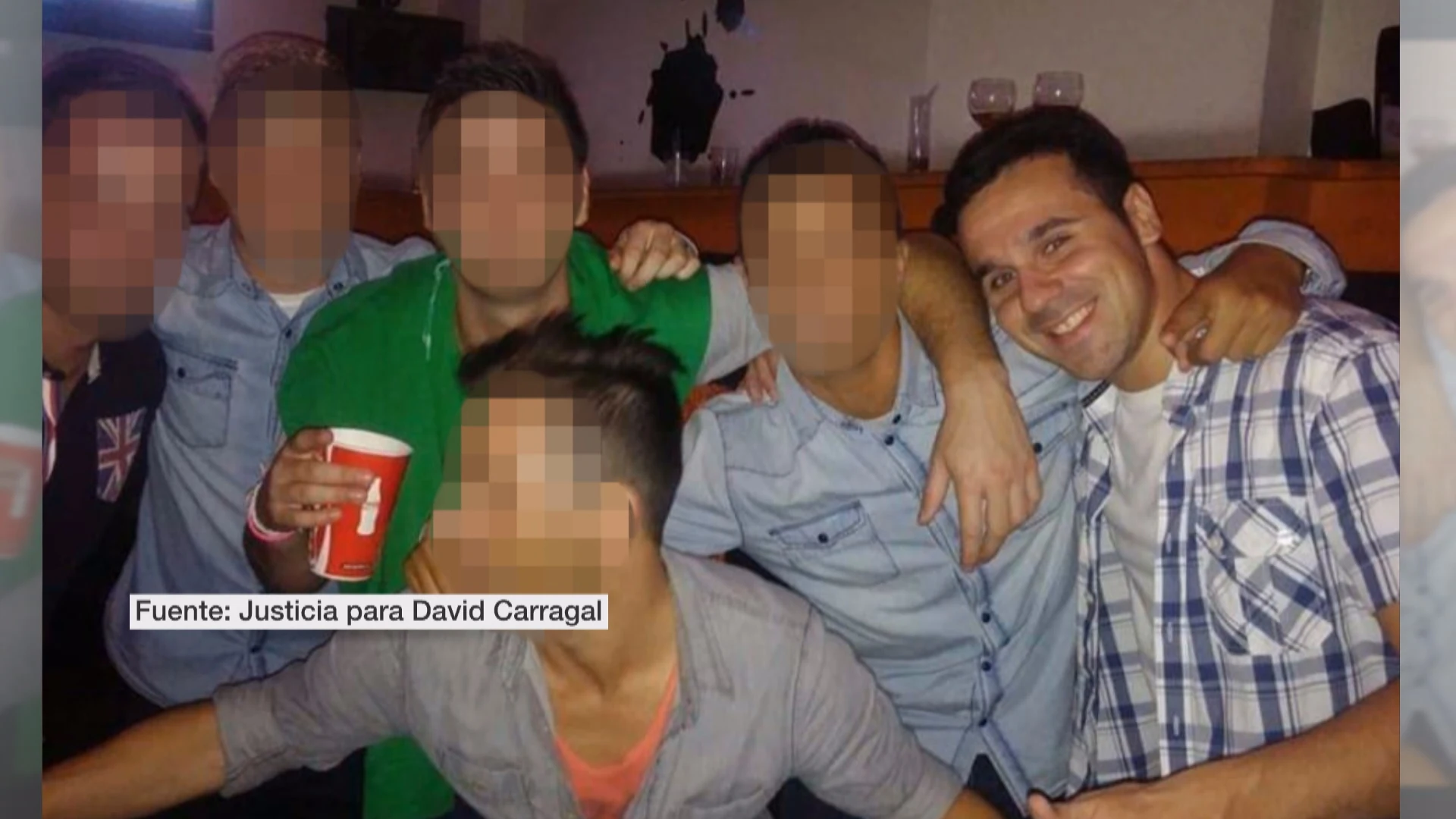 David Carragal junto a sus amigos