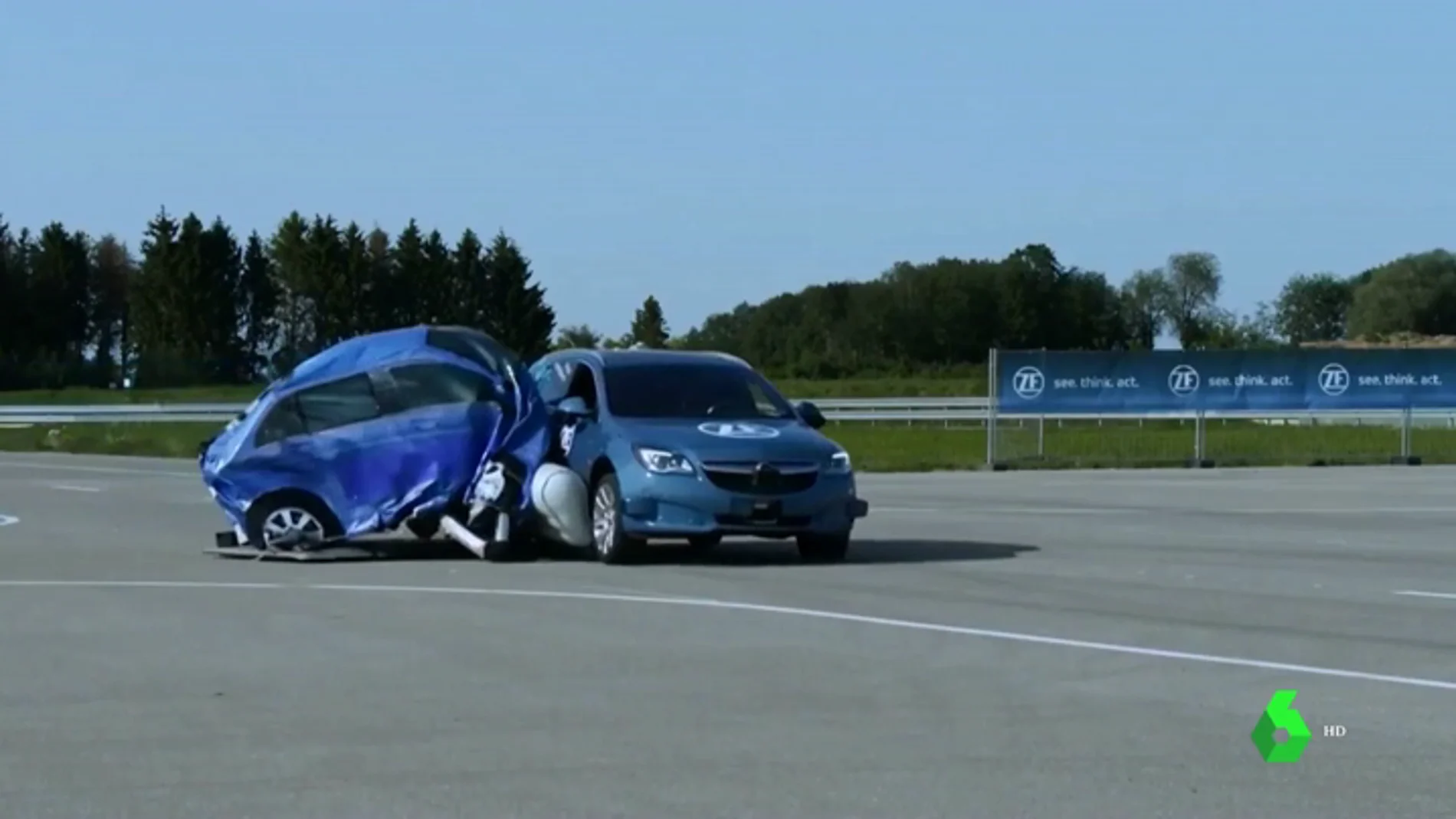 Idean un airbag externo para coches que se anticipa a los accidentes