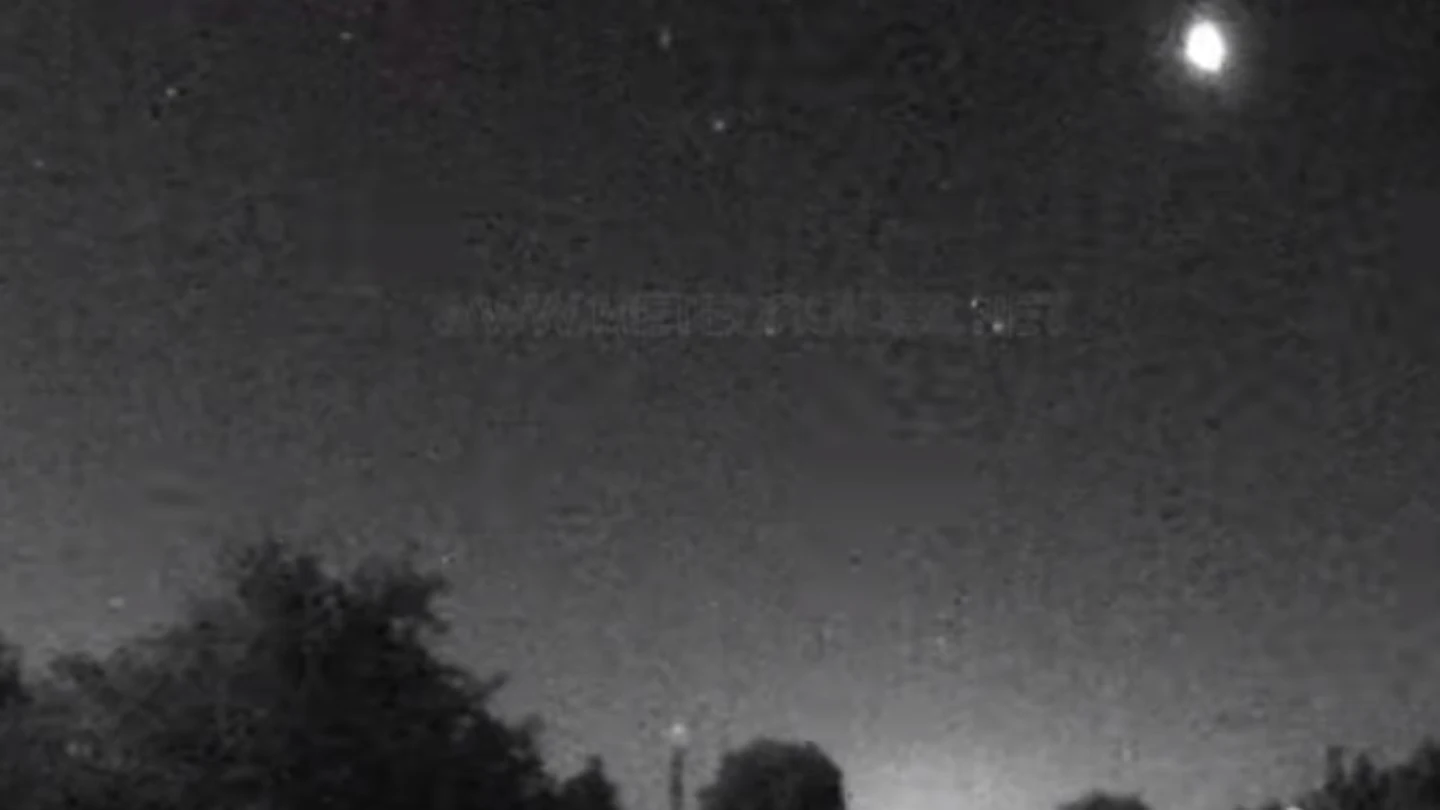 Los detectores del proyecto SMART graban el paso de una bola de fuego Los detectores del proyecto SMART graban el paso de una bola de fuego