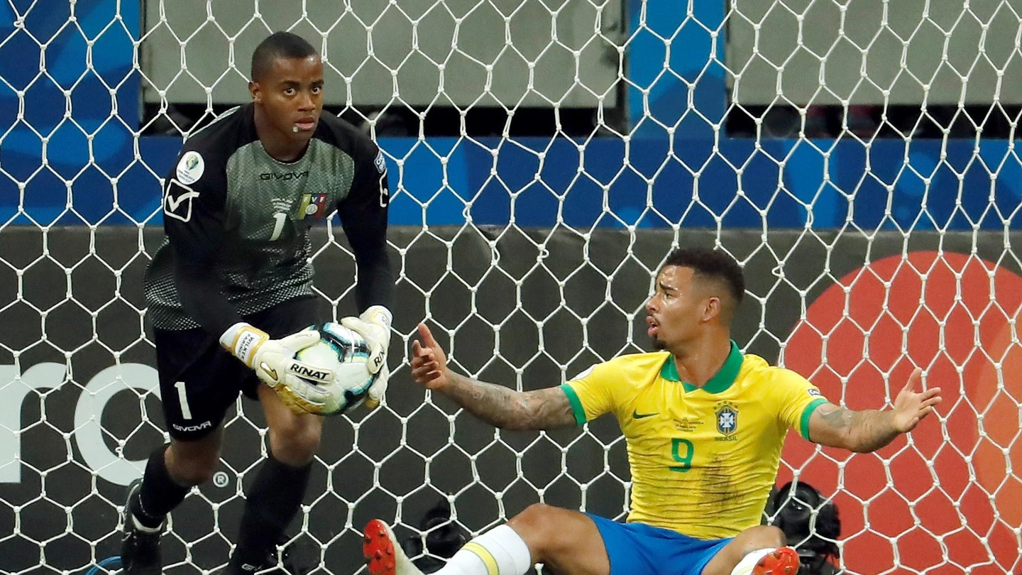 Gabriel Jesús reclama una falta Gabriel Jesús reclama una falta