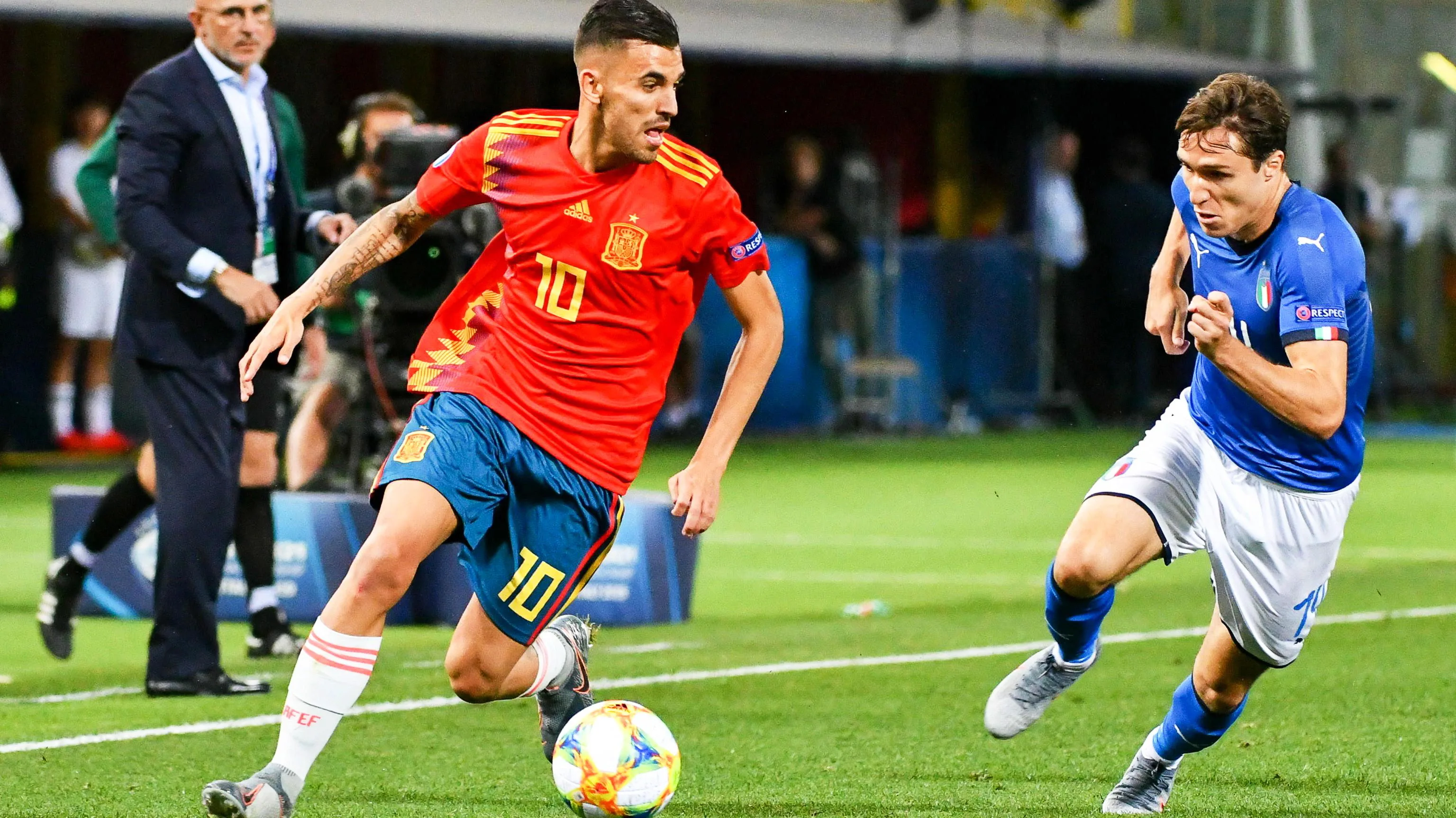 Ceballos, en acción ante Italia